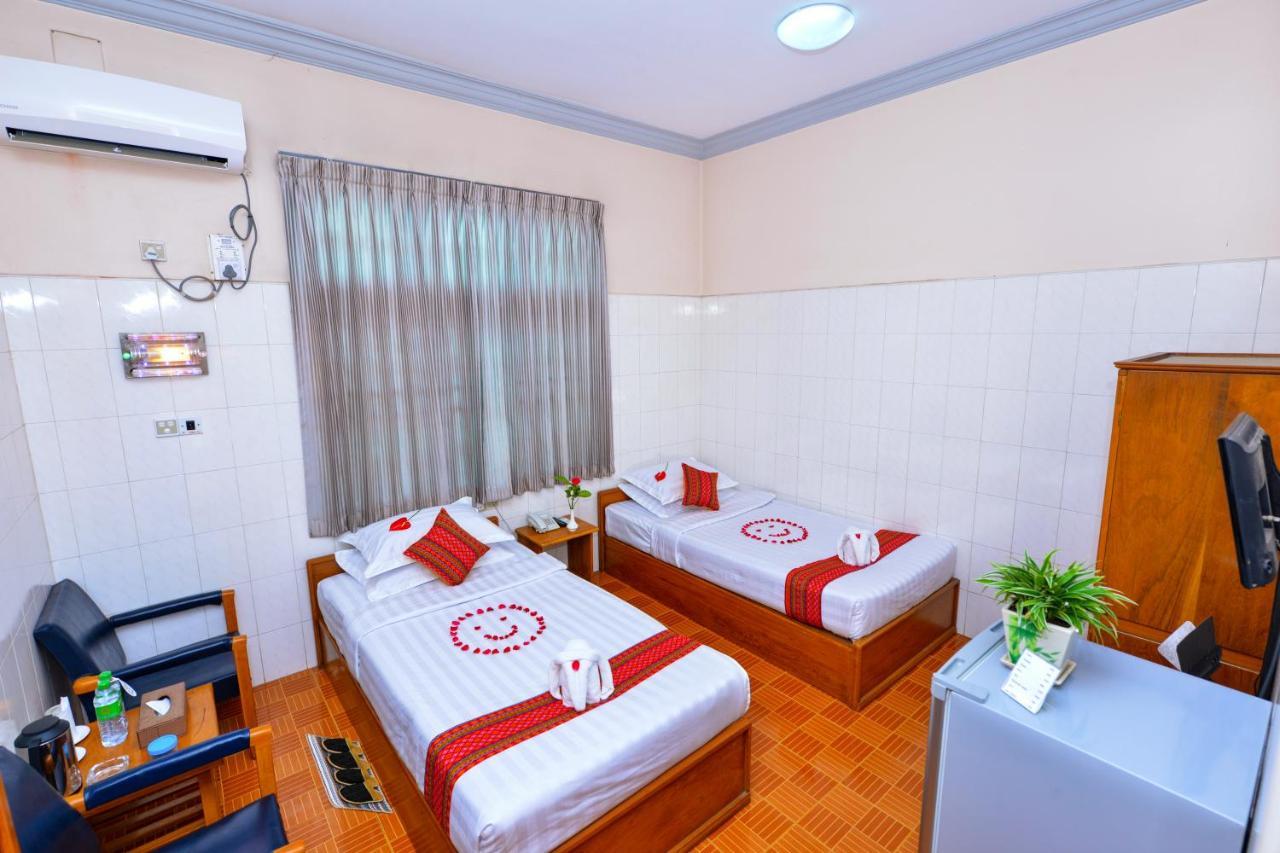 Hotel Smile Pyin Oo Lwin Esterno foto
