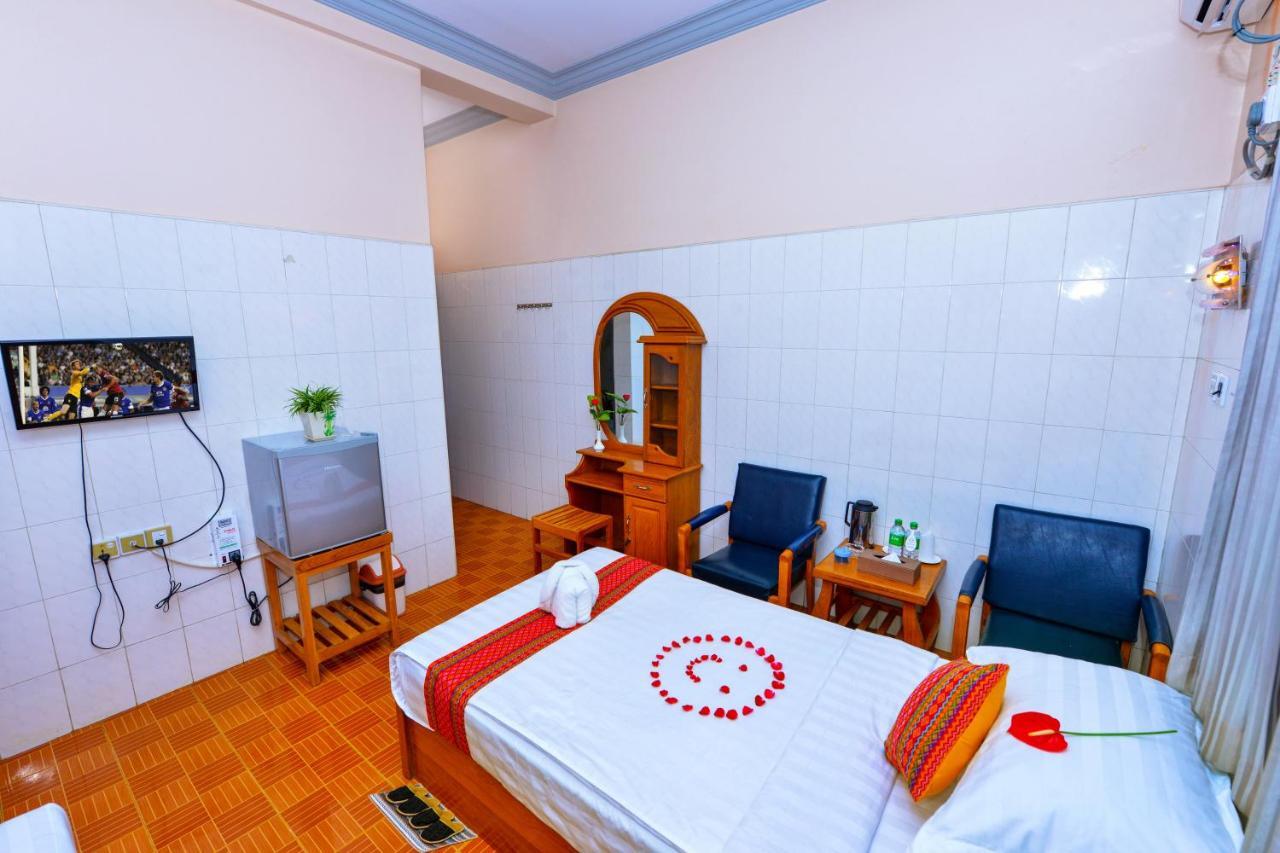 Hotel Smile Pyin Oo Lwin Esterno foto